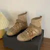 Botas de cadarço retrô, peculiares e estilosas para mulheres, nova coleção de outono 2026, com designs em blocos de cor, solas macias e cabedais macios, perfeitas para caminhadas, uso casual e esportes.