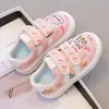 Estilo Explosivo Tênis de Lona Brancos com Velcro Graffiti de Nicho Feminino Outono 2026 Super Quentes Tênis de Plataforma Design Único