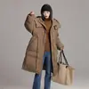 Casaco de inverno longo acolchoado 90% plumas de pato 2026 novo para mulheres, corte solto, espesso, extremamente quente, acinturado, com capuz