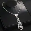 Colar de Borla Triangular Cravejado com Diamantes para Mulheres, Tendência de Moda Retrô, Corrente de Clavícula Versátil, Colar de Luxo Leve e de Alta Qualidade para Atacado