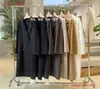 Abrigo de cachemira puro negro de doble cara marca M para mujer, estilo largo con cinturón de corbata y botones de doble botonadura, calidad de boutique y elegancia