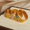 Pulsera de acero de titanio chapada en oro estilo palaciego retro europeo y americano, pulsera con diseño de panal de abeja de personalidad, joyería de moda, pulsera con incrustaciones de diamantes