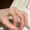 Anillo Geométrico con Incrustaciones de Circonita Dorada de Diseño de Nicho para Mujer, Estilo Nuevo con Personalidad Única, Diseño Abierto Ajustable