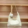 Bolsa Feminina de Grande Capacidade para o Dia a Dia 2026 Nova Bolsa Tote Primavera e Verão High-End Nicho Retrô Transversal de Ombro Sob o Braço