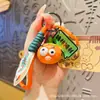 Llavero estilo talla de madera original serie de verduras y frutas creativo lindo divertido hongo que rompe ojos pera torcida llavero colgante para bolsa