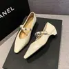 Zapatos Mary Jane Retro Franceses de Una Correa con Tacón Grueso para Mujer 2026 Otoño Nueva Llegada Puntiagudos de Tacón Medio Bajos de Corte Único