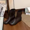 Botas Chelsea Plataforma Retrô 2026 Primavera/Outono Novo Estilo Botas de Couro Preto Cano Curto Emagrecedoras Versáteis Tendência Moda