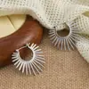 Moda Retro Otoño e Invierno Geométrico Girasol Forma de Abanico Clips para Orejas Sin Agujeros, Diseño de Nicho, Pendientes Elegantes de Gama Alta