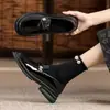 Mocasines populares para mujer 2026 otoño nuevos zapatos de suela gruesa para mujeres bajitas zapatos casuales versátiles sin cordones de cuero para mujer