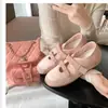Tênis Mary Jane Super Macio de Couro de Vaca Duplo Velcro Color Blocking Solado Macio Confortável para os Pés Estilo Ballet Salto Escondido Sapatos de Treino Alemães