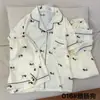 Conjunto de Pijama Feminino de Algodão Nuvem de Três Peças para Primavera e Verão, com Gola Reversível, Cardigã de Manga Curta, Shorts e Calça Comprida, Conjunto Casual para Casa para Meninas
