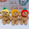 Chapéu de Fruta Criativo de Celebridade da Internet Pingente de Pelúcia de Urso Boneca Desenho Animado Pegador Pequeno Boneco Chaveiro Atacado