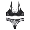 Sujetador push-up sexy de aros suaves con soporte lateral, diseñado para minimizar la apariencia de senos grandes, con encaje francés, un diseño fino y ligero, y un conjunto de lencería a juego