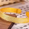 Pulsera de patrón martillado método antiguo sutra del corazón apertura para dama cobre chapado en oro sólido versión ancha de los primeros fabricantes de joyería al por mayor
