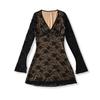 Vestido Sexy de Otoño Temprano 2025 Nuevo Ins Europeo y Americano Sexy Cintura Sexy Escote en V Profundo Encaje Jacquard Manga Larga