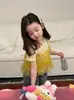 Conjunto Infantil Doce T-shirt de Alça Franzida em Tule 26 Verão Novo Jeans Estiloso para Menina Pequena