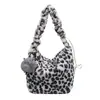 Bolsa de Peluche Nueva Otoño e Invierno 2025 Bolso de Mujer con Estampado de Leopardo Vintage Bolso de Hombro de Moda Bolso Cruzado de Gran Capacidad Bolso de Felpa