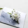 Venta al por mayor Ramo de muñeca para boda de novia china dama de honor flor de muñeca para boda novio padrino ramillete rosa de simulación 6 colores