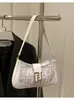 2026 Novo Design de Nicho Casual Simples Estiloso para o Dia a Dia Bolsa de Ombro Transversal Bolsa de Axila Texturizada da Moda para Mulheres