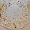Falda de cama con estampado de encaje 100% algodón Falda de cama de algodón de Xinjiang Cubierta Protector de colchón denso fino y denso Agradable para la piel Cómodo