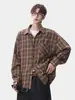 Chamarra tipo camisa de manga larga, corte relajado, estilo americano, camisa a cuadros cepillada casual para hombre, adecuada para ir al trabajo, con cuello desplegable, para usar en otoño