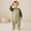 Macacão de bebê, macacão de manga comprida para passeios de primavera e outono, novo e estiloso conjunto para engatinhar no início do outono para bebês de poucos meses