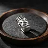 Anillo abierto de plata de ley s925 con textura geométrica vintage, moderno y versátil, joyería de anillo de diseño único para mujer
