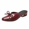Novidade de Verão Estilo Laço Sapatos Mule Salto Médio com Bico Fechado e Design Meio Chinelo para Mulheres, Sandálias Rasteirinhas Slip-On Retrô Estilo Francês