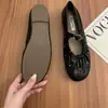 Zapatos Mary Jane con Remaches Viento Suave Primer Encuentro para Mujer 2026 Primavera Nuevos Punta Redonda Correa de Tobillo Plisada Zapatos Poco Profundos sin Cordones