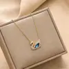 Nuevo producto transfronterizo: Cadena de clavícula elegante y versátil de lujo ligero con incrustaciones de microdiamantes, collar de acero de titanio, accesorio de joyería que no se decolora