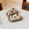 Nuevas Sandalias de Verano para Niñas 2026 Versión Coreana Zapatos de Princesa Suela Suave Antideslizantes Zapatos de Playa de Moda Versátiles Sandalias para Estudiantes