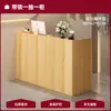 Mostrador de bar de restaurante, caja registradora, tienda pequeña simple y moderna de ropa, tienda de conveniencia, recepción de empresa, mesa de caja de catering