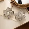 Brincos de Pérola Personalizados, Modernos e Fashion, Brincos de Flor em Metal de Luxo Acessível, Design de Nicho, Brincos de Alta Qualidade