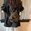 Mochila de Urso Fofo para o Dia a Dia 2025 Nova Moda Versátil Tendência Mochila para Estudante Universitário Feminino Grande Capacidade Bolsa Escolar