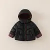 Abrigo Grueso Cálido de Invierno para Bebé Niña Ropa de Invierno Ropa de Algodón Ropa Nueva de Algodón Elegante Chaqueta Acolchada de Algodón para Niños Corta de Moda