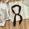 Bufanda de Cuadros Fresca y Sencilla Estilo Coreano con un Toque Juvenil, Moderna y Casual para Salidas, Bufanda de Seda de Primavera, Accesorio de Cuello Delgado y Artístico