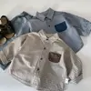 Camisas Infantis Mabao 2026 Outono Novo Estilo Coreano Camisas Masculinas Patchwork com Aplicação Moda Primavera Masculina Atacado