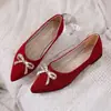 Sapato Branco com Estampa de Grou 2026 Novos Sapatos Rasos de Casamento Sapatos de Noiva Podem Ser Usados Diariamente Salto Baixo Sapatos para Vestido de Casamento Bico Fino Feminino Sapatos Dourados