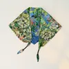 Bufanda Triángulo Trenzada de Nuevo Estilo Primavera y Otoño con Textura de Satín, Bufanda de Seda Estilo Pintura al Óleo con Estampado de Cachemira para Mujer, Bufanda de Cuello de Seda Imitación