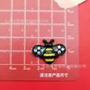 Etiqueta de Letra Número Oso Estilo Luna Chanel Simulada Accesorios de Plástico DIY para Fundas de Teléfono y Zuecos