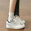 Zapatos casuales, retro, versátiles, de suela suave, antideslizantes, estilo bagel, para mujer, en color gris, con diseño de bloques de color de conejo blanco