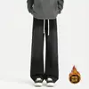 Jeans masculinos novos para o inverno de 2026, perna reta, corte solto, marca da moda, forrado com fleece, calça longa básica