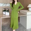 Vestido longo de malha com decote em V estilo europeu para mulheres, exclusivo para exportação, seda gelada, vestido justo, vestido de tricô para outono e inverno