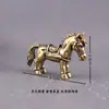 Caballo de Latón Puro con Patas Cortas, Mini Figura del Zodiaco de los Doce Animales Zodiacales, Decoración del Hogar, Mascota de Té, Adorno de Mesa, Moneda de Cobre, Diseño "Un Caballo Liderando el Camino"