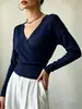 Tricô Popular Europeu e Americano Transfronteiriço para Mulheres, Manga Longa Cor Sólida Fashionável com Decote Cruzado e Cintura Marcada, Suéter Simples Emagrecedor