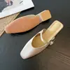 Elegantes Zapatos Mocasín Deslizables de Punta Cuadrada Estilo Nuevo 2026, Media Pantufla de Punta Cerrada con Correa Única, Versátil y Elegante Y2526-1