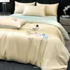 2026 Nuevo Verano Fresco Lavable Seda de Hielo Bordado Ropa de Cama Juego de Cama de Verano Funda Nórdica Sábana Juego de Tres Piezas Juego de Cuatro Piezas