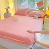 Protetor de colchão lençol de cama de veludo de leite cor sólida minimalista transfronteiriço da Amazon, fabricante de lençol de flanela quente e espessado