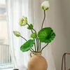 Flor de Lótus Artificial com Sensação de Molhado Decoração de Paisagem Avançada Ornamentos de Planta Verde de PU Vaso Planta de Alto Padrão para Salão de Buda