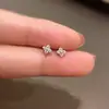 Pendientes de Plata de Ley S999 de Trébol de Cuatro Hojas, Trébol de la Suerte, Lujo Ligero, Sensación de Alta Gama, Clavos para Cartílago Auricular, Adecuados para Perforación de Oreja, No Necesitan Quitarse al Dormir
